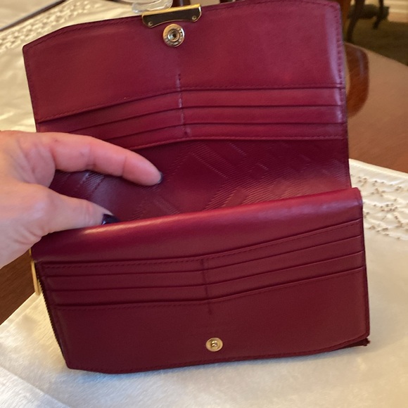 Burberry Alvington continental zipper wallet - Picture 8 of 9